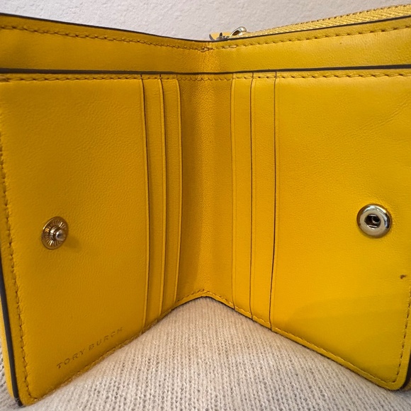 Tory Burch Canary Yellow Continental Wallet – Saffiano Leather – Chic & Giftable - Picture 2 of 4